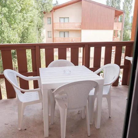 Altitude 1642 - T2 Avec Balcon & Piscine A Font-romeu Lägenhet *